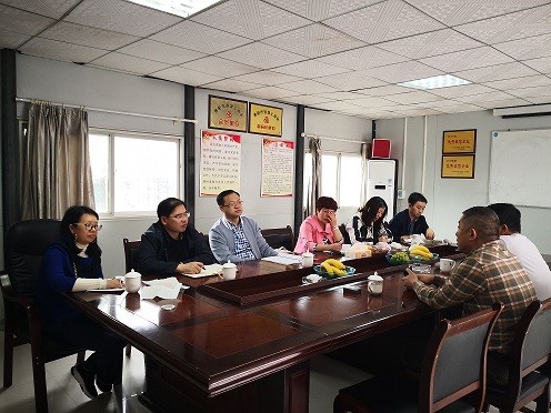 貴陽市白云區(qū)人民政府副區(qū)長皮啟榮一行蒞臨貴陽港創(chuàng)公司調(diào)研