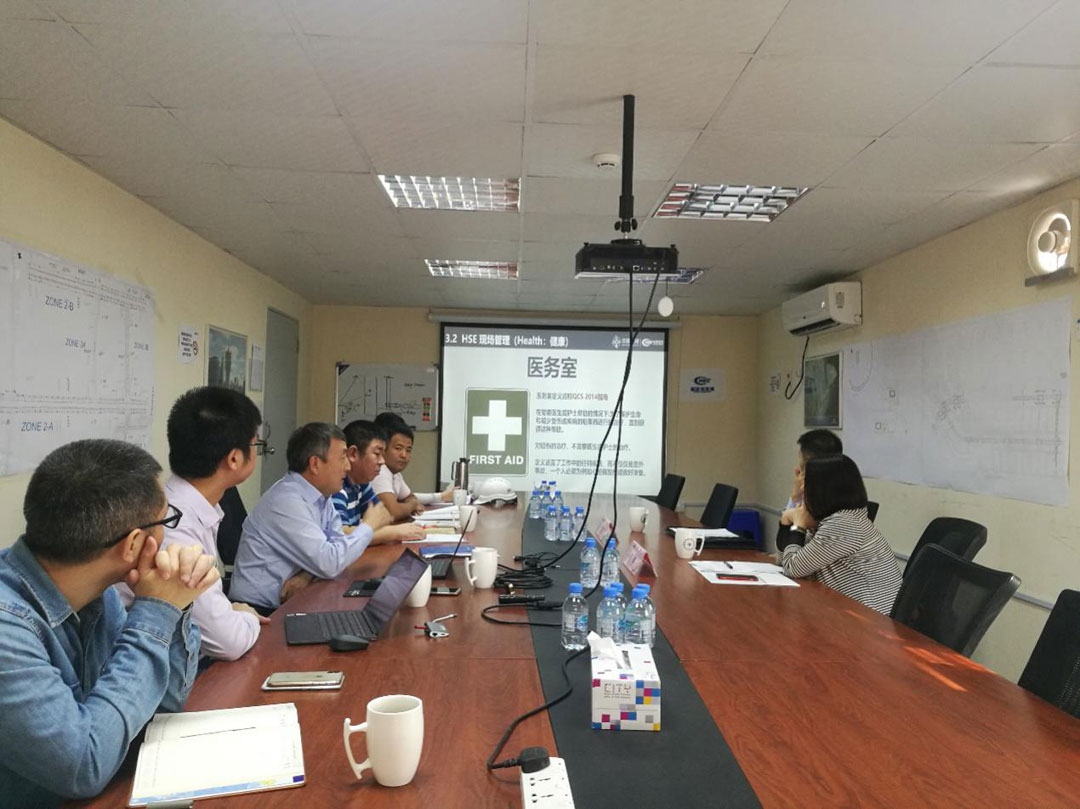 中國駐卡塔爾大使館參贊周喬一行蒞臨招港國際公司卡塔爾自貿(mào)區(qū)基礎設施項目巡視安全工作