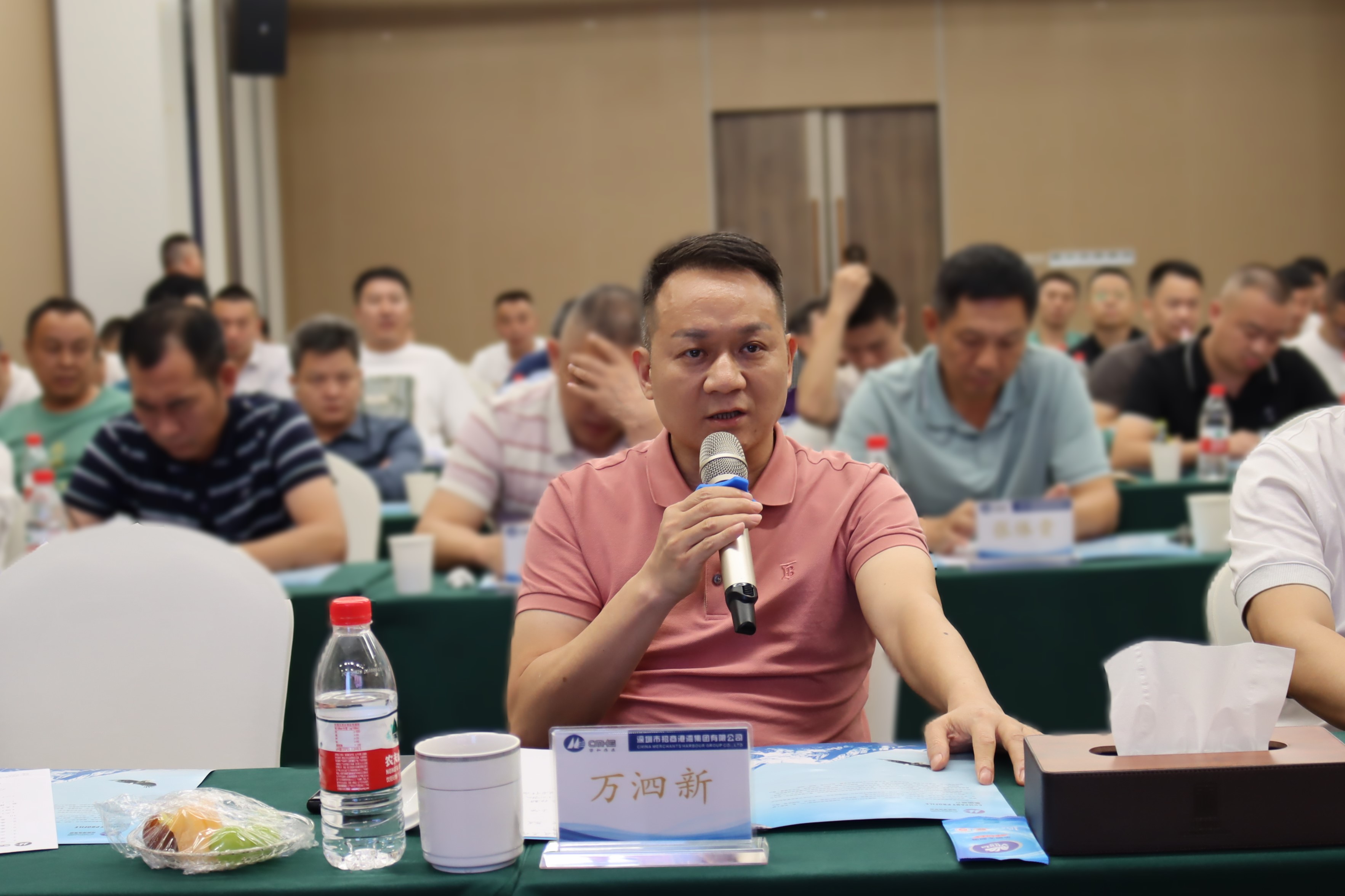 港創(chuàng)股份公司董事、總經(jīng)理萬泗新發(fā)言2.JPG